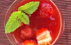 Strawberry Sangria