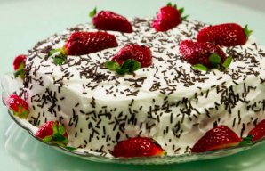 Delicious and Fruity Strawberry Cake Recipe