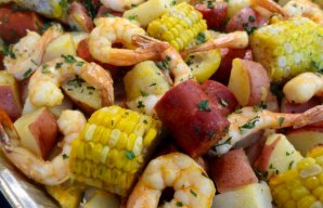 Portuguese Easy Sheet Pan Shrimp Boil