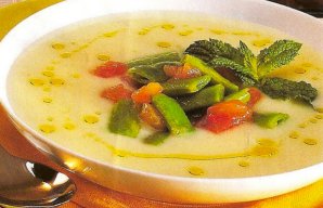 Healthy Portuguese Green Bean and Mint Soup Recipe