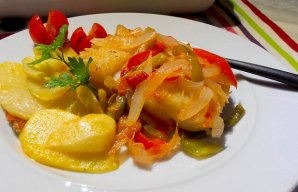  Delicious Portuguese Bacalhau à Braga with Onions