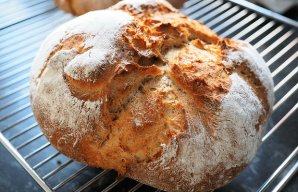 Portuguese Crusty Bread (Pão Caseiro Crocante)