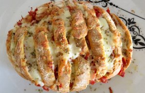 Portuguese Chouriço Stuffed Bread