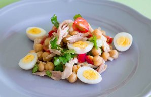 Portuguese Chicken & Chickpea Salad