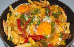 Fried Eggs with Fries & Pepper