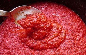 Portuguese Hot Red Pepper Sauce