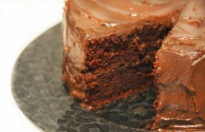 Yum Chocolate Cake with a Delicious Frosting Recipe