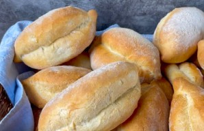 Portuguese Rolls (Papo-Secos)