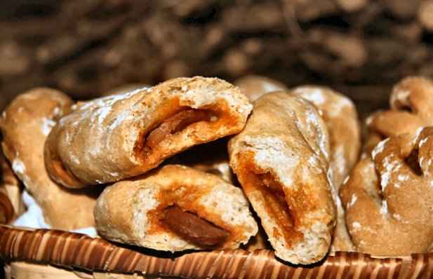 Portuguese Chouriço Buns