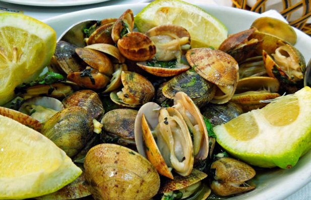 Portuguese Bulhão Pato Clams