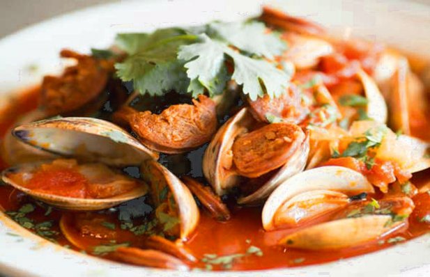 Portuguese Clams with Chouriço