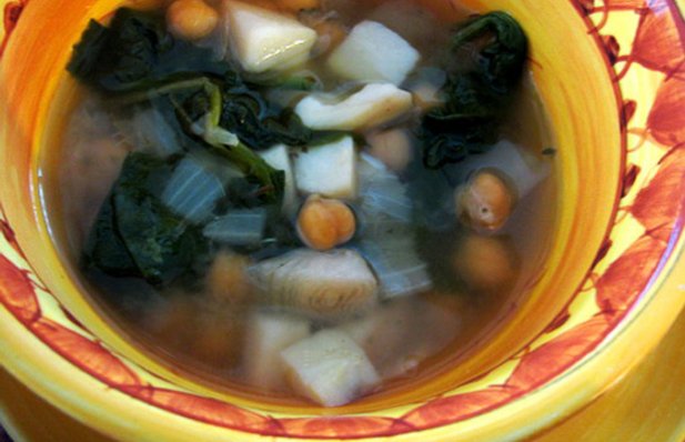 Portuguese Spinach & Chickpea Soup