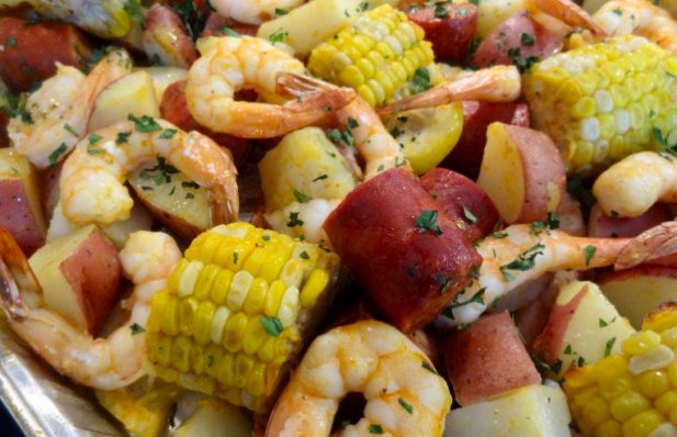 Portuguese Sheet Pan Shrimp Boil