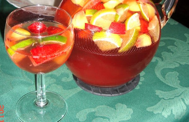 Portuguese Rosé Sangria Drink