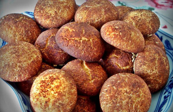 Portuguese Cinnamon Mini Cakes