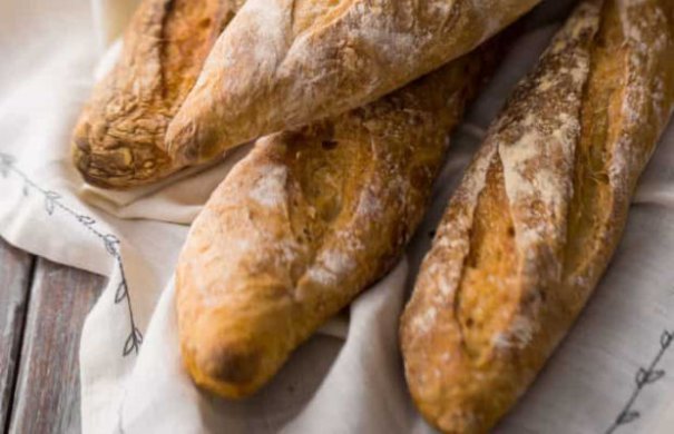 Easy & Crusty French Baguette