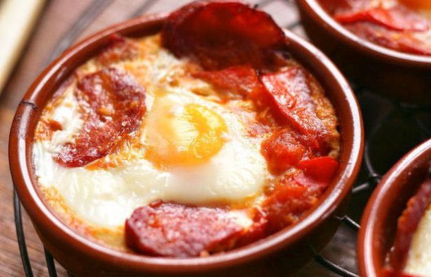 Portuguese Baked Eggs with Chouriço