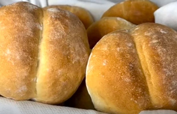 Nancy's Portuguese Rolls (Papo-Secos)