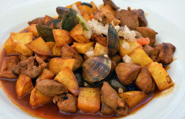 Portuguese Carne de Porco à Alentejana