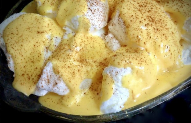 Portuguese Poached Meringue Clouds (Farófias)