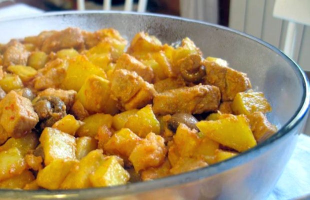 Delicious Portuguese-Style Pork and Potatoes